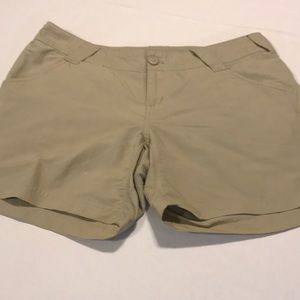 New khaki Columbia shorts
